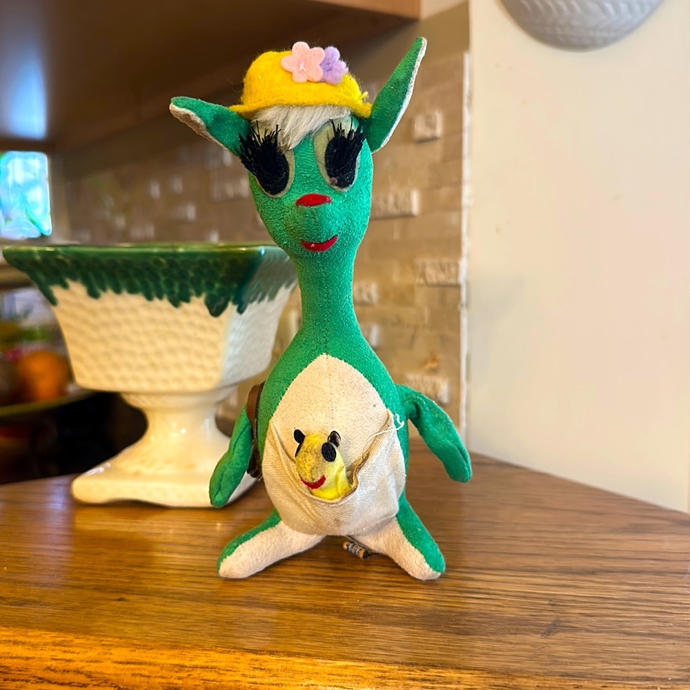 Vintage R Dakin Dream Pets Maltilda The Green Kangaroo Stuffed Plush